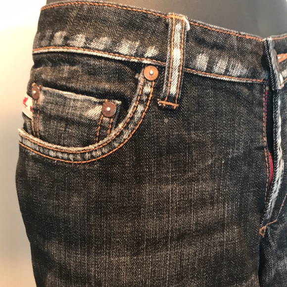 Parasuco Italian denim. Beautiful frost wash on black denim. - Picture 2 of 16